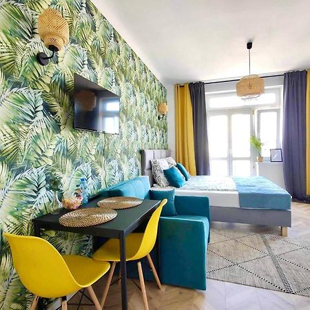 Olivia Apartments - Sloneczny Apartament W Centrum Warszawy, Plac Unii Lubelskiej, Lazienki Krolewskie, Pole Mokotowskie วอร์ซอ ภายนอก รูปภาพ